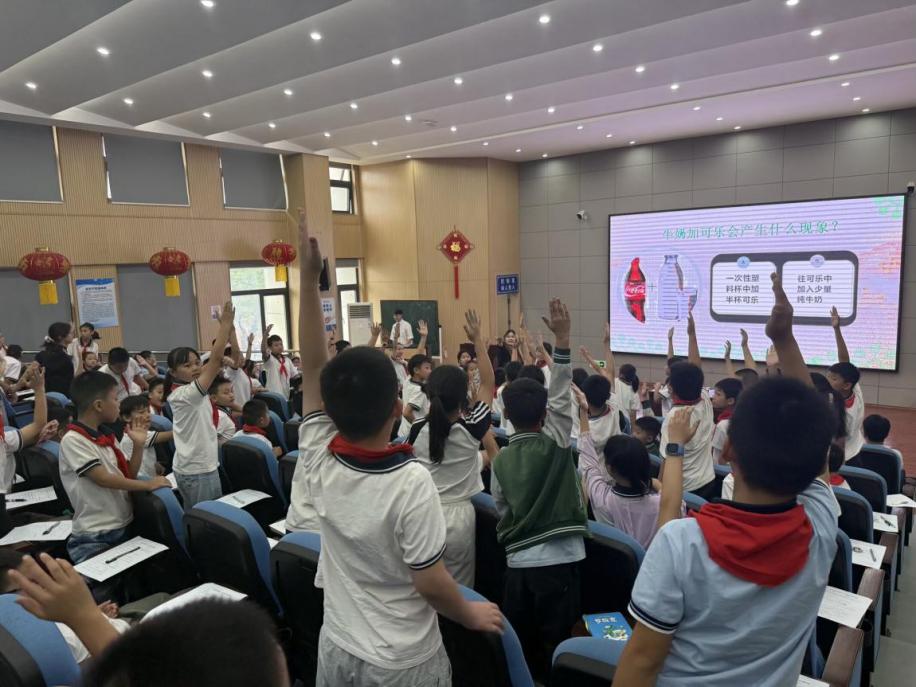大手牵小手 南昌师范学院创新“红色食育”大课堂，探索教育技术新路径